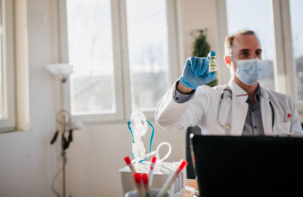 istock Coronavirus covid-19 vaccine 1296613311