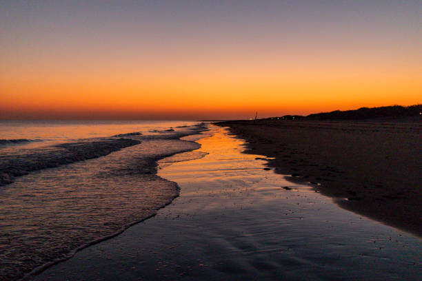 sunset at mandvi beach, kutch - horizontal landscape coastline gujarat imagens e fotografias de stock