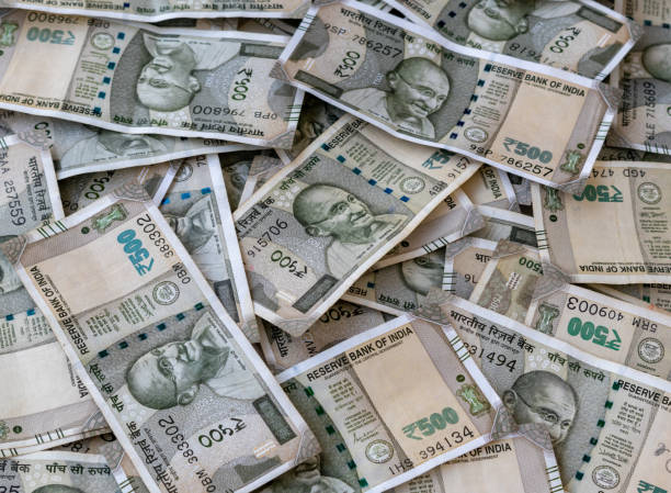 bouquet de nouveaux billets de 500 roupies en devises indiennes - 500 photos et images de collection