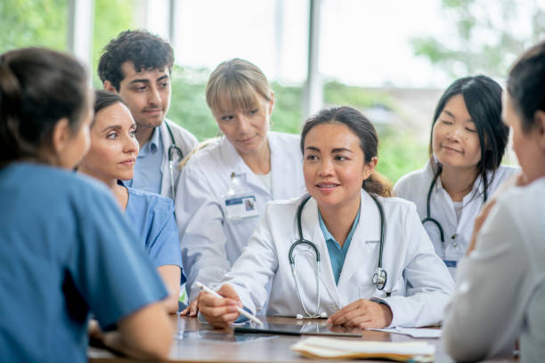 istock Let's do more research on this patient's medical history 1296726315