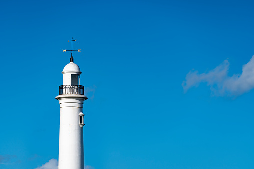 Seaburn lighthouse against a polarized sky.