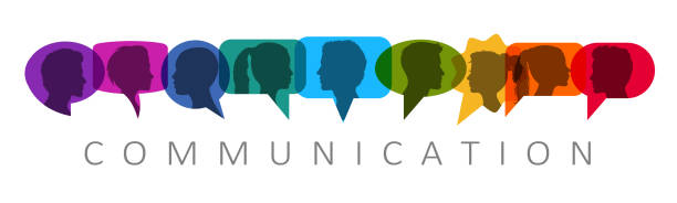 люди говорят, обсуждают, встреча, диалог. общайтесь по концепции социальных сетей. silhouette возглавляет людей внутри речевой пузырь общения - ф - communication stock illustrations