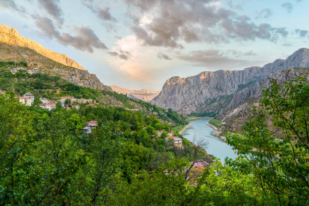 1.100+ Fotos, Bilder und lizenzfreie Bilder zu Erzincan iStock