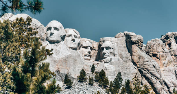 национальный памятник маунт-рашмор - mt rushmore national monument usa south dakota president стоковые фото и изображения