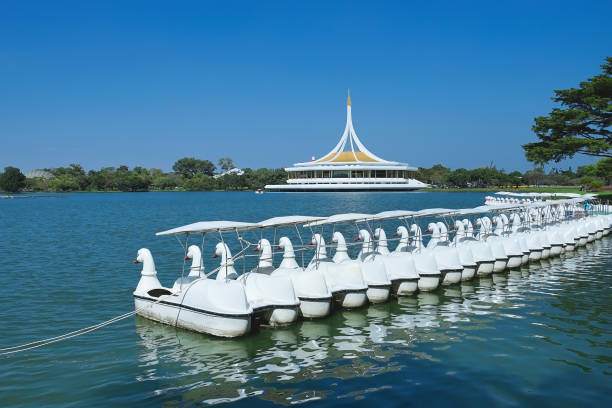 pabellón ratchamangkhala en el parque suan luang rama ix. - phumiphon aduldet fotografías e imágenes de stock