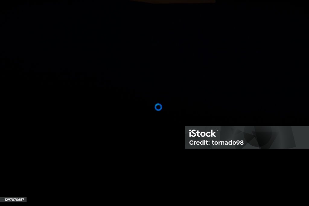 Computer Load Circle Loading Circle Stock Photo - Download Image Now - Computer Monitor ...