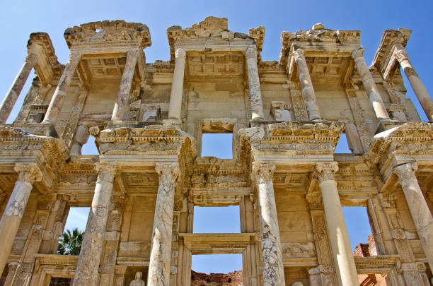 ruínas de éfeso - celsus library - fotografias e filmes do acervo