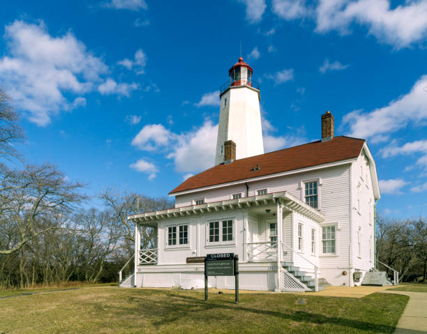 iew of the historic Sandy Hook Light, it is the oldest working lighthouse in the United States. It was designed and built on June 11, 1764 by Isaac Conro Sandy Hook, NJ - USA - Jan. 17, 2021: View of the historic Sandy Hook Light, it is the oldest working lighthouse in the United States. It was designed and built on June 11, 1764 by Isaac Conro nike air photos stock pictures, royalty-free photos & images
