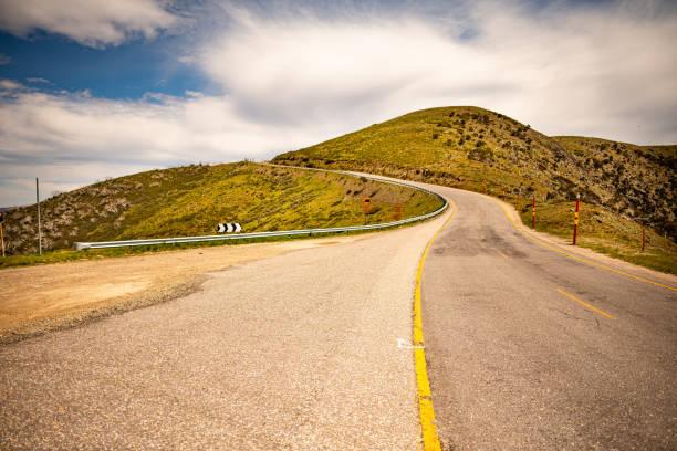 istock High Country Road to Mt Hotham 1297109847