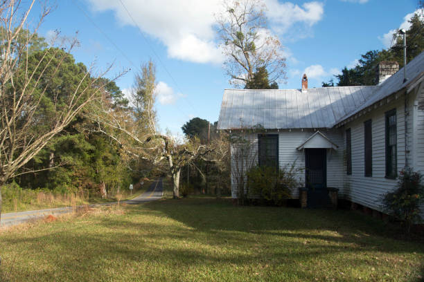 istock Old historic building in Mt. Carmel SC 1297116609