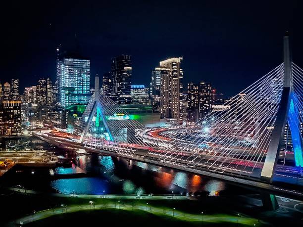 ボストンマサチューセッツ州活気に満ちた街並み - boston skyline night city ストックフォトと画像