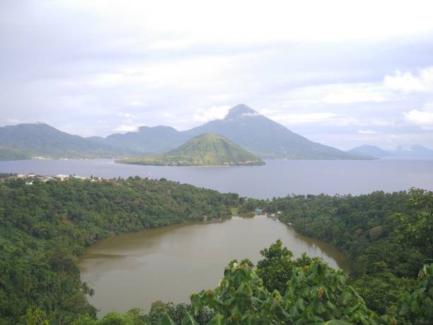 istock The Lake and The Sea 1297124793