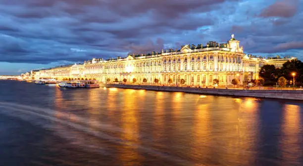 Photo of Russia - Saint Petersburg, Winter Palace - Hermitage at night, nobody