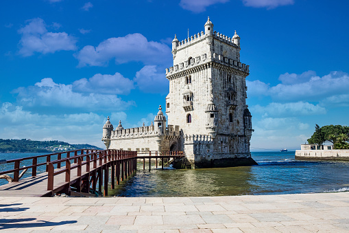 Belem Tower es una torre fortificada situada en la parroquia civil de Santa Maria de Belem en Lisboa, Portugal photo