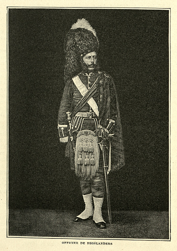 Vintage photograph of Officer of the Highland Regiment, British Army, 19th Century