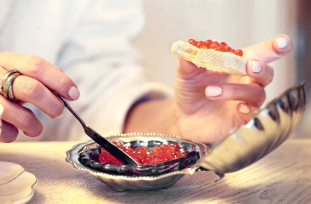 sandwiches with caviar - pink salmon imagens e fotografias de stock