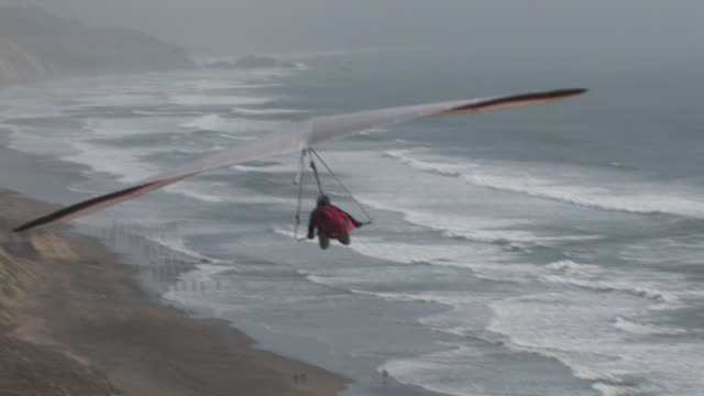 High Flying Hang Glider (HD)