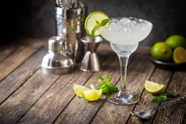 istock Cocktail margarita with lime 1297266326