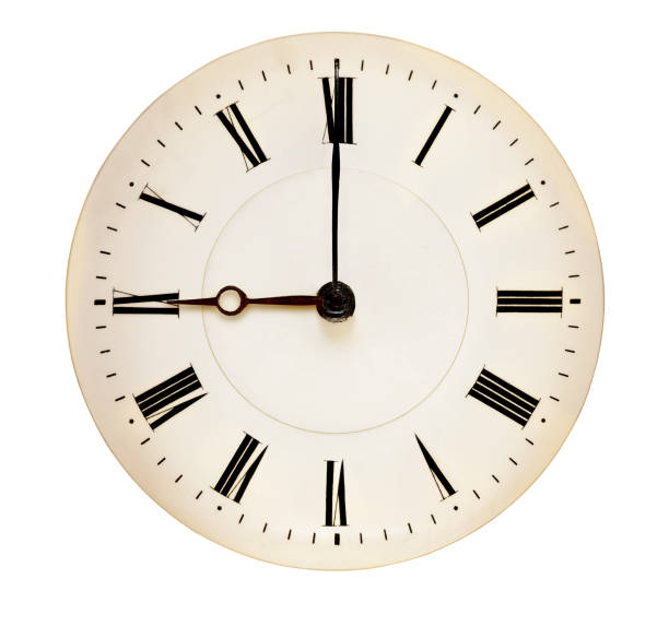 neuf heures à l’horloge antique - clock clock hand antique clock face photos et images de collection
