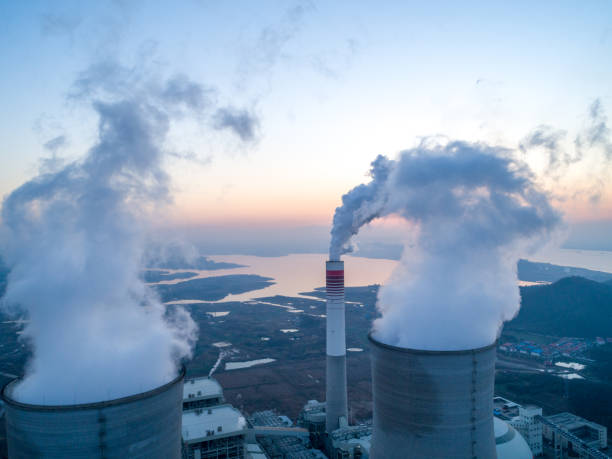 современная электростанция, производящая тепло - nuclear power station power station energy nuclear energy стоковые фото и изображения