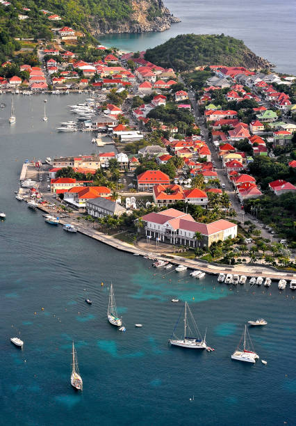 vista aérea de los stbarths - territorios franceses de ultramar fotografías e imágenes de stock