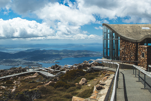 Observation shelter located at the top of Mount Wellington in the capital of Tasmania. Free admission.
