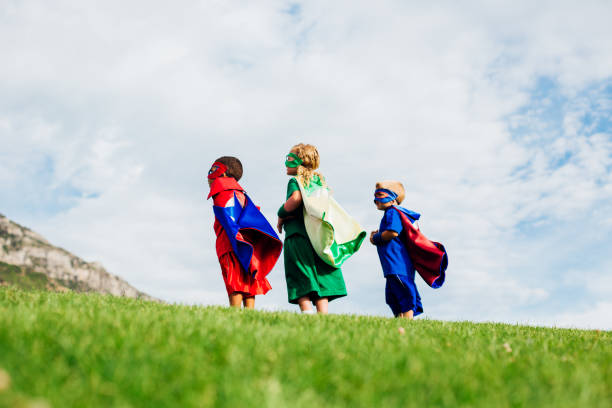 enfants de super-héros - partnership creativity superhero child photos et images de collection