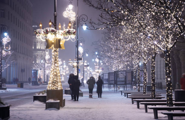 istock Christmas in City 1297505340