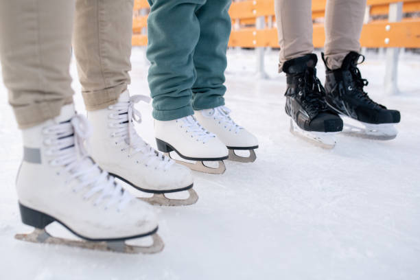 people on ice rink - healthy lifestyle nature sports shoe childhood imagens e fotografias de stock