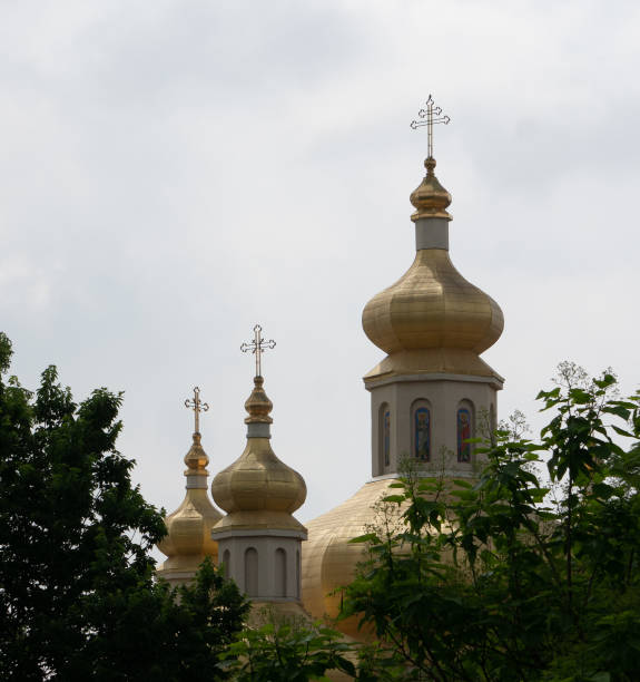 iglesia católica ucraniana de san miguel arcángel - baltimore church old building exterior fotografías e imágenes de stock