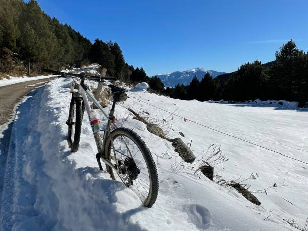 istock bike in snow 1297693351