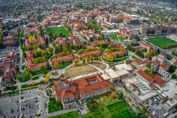 vista aérea de la universidad de colorado en boulder - central city colorado fotos fotografías e imágenes de stock