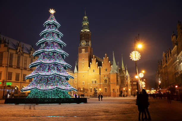 istock Old Town, Christmas Tree, Wroclaw, Poland 1297713647