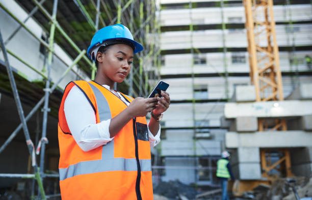 istock Managing a construction project with the ease of mobile technology 1297771271
