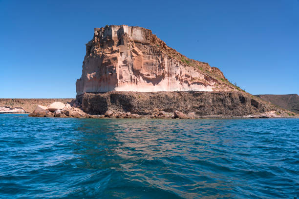 Cruising by Espiritu Santo