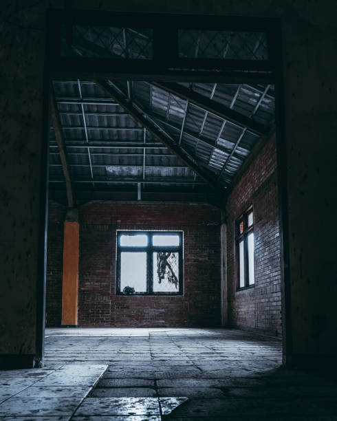 istock old creepy abandoned house 1297886313