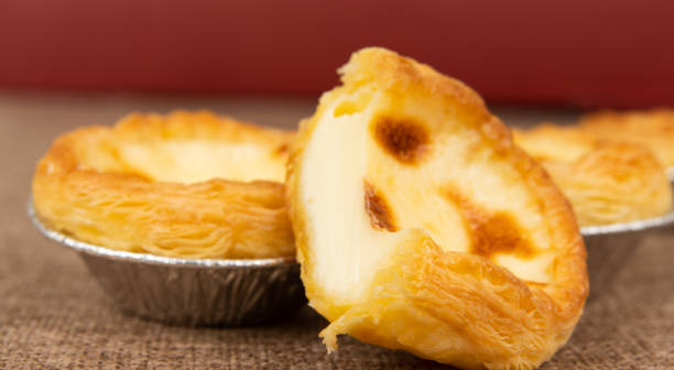 istock The egg tart is on the linen table 1297887103