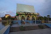 omar-ali-saifuddien-moschee-in-bandar-seri-begawan.jpg?b=1&s=170x170&k=20&c=zCrugF3emaNpePf6JiwyRodr_ChxHap6ETQgH47pPEg=