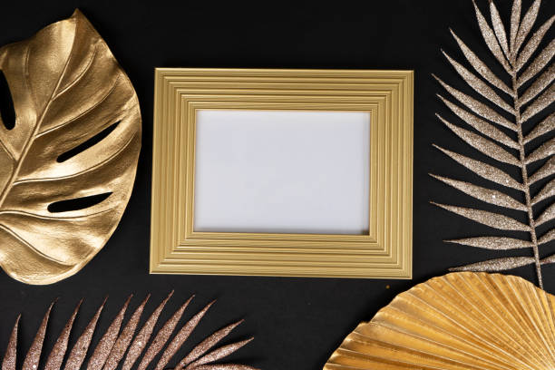 istock black and gold mok up frame 1297915758