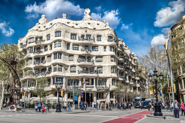 casa mila conosciuta anche come la pedrera - la pedrera foto e immagini stock