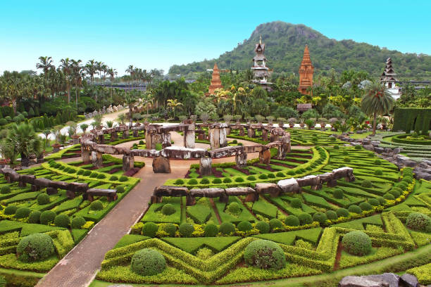 jardín tropical nong nooch en pattaya, tailandia - jardín botánico fotografías e imágenes de stock