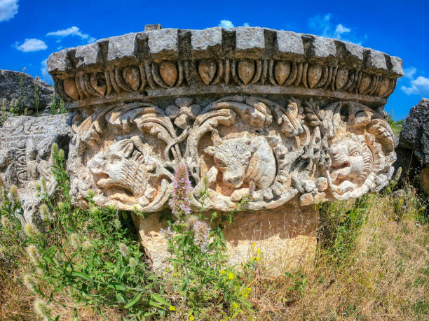 mersin türkiye'de uzuncaburc antik kenti - tyche stok fotoğraflar ve resimler