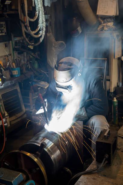 istock Connections with welding contractors fighting in crisis situations. 1298049442