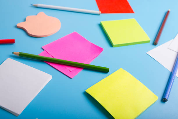 istock Reminder notes on the bright colorful paper 1298136506