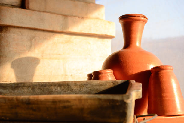 brocca, tazza e ciotola in argilla - jug water pottery clay foto e immagini stock