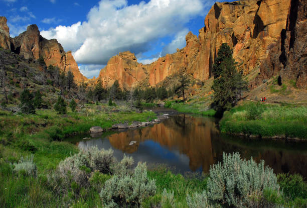 istock The beauty of Smith Rock State Park 1298163729