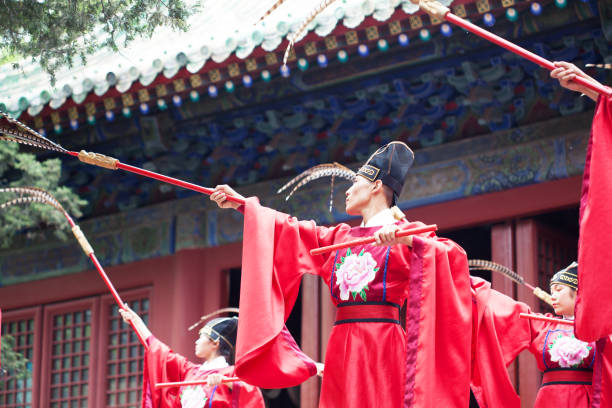 desempenho tradicional chinês - performer theatrical performance stage china - fotografias e filmes do acervo