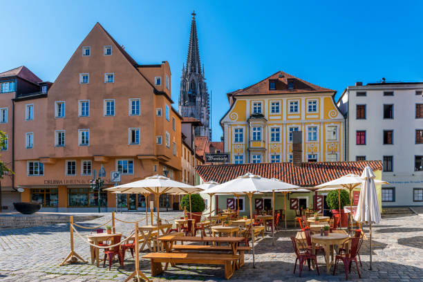 wurstkuchl storico di ratisbona - sauerkraut german culture meal international landmark foto e immagini stock