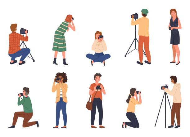 illustrazioni stock, clip art, cartoni animati e icone di tendenza di fotografi professionisti. persone dei cartoni animati con telecamere, personaggi maschili e femminili scattano foto, paparazzi o professione di giornalista, hobby della fotografia digitale. insieme isolato vettoriale - photographer