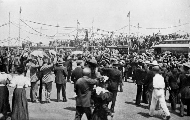 abertura da seção sudoeste do cabo para a ferrovia do cairo na cidade do cabo, áfrica do sul - século xix - women century 19th victorian style - fotografias e filmes do acervo